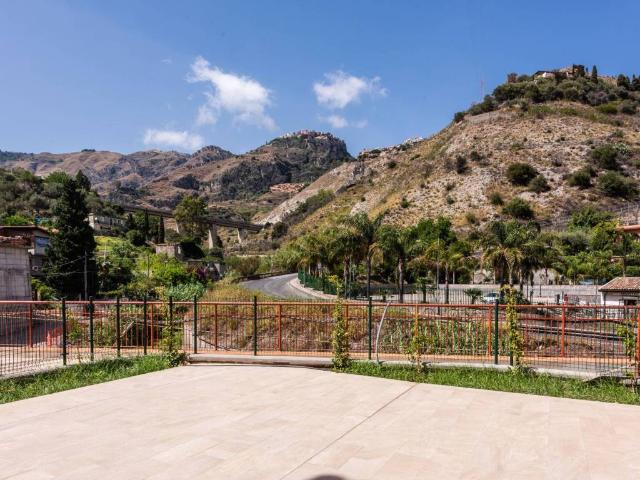 Appartamento in vendita a Taormina, Sicilia