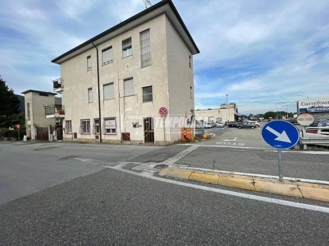 Appartamento in vendita a Tavernerio, Lombardia