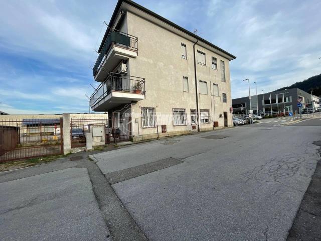 Appartamento in vendita a Tavernerio, Lombardia