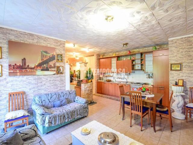 Appartamento in vendita a Tavernerio, Lombardia