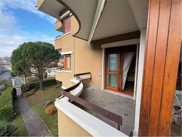 Appartamento in vendita a Tavernerio, Lombardia