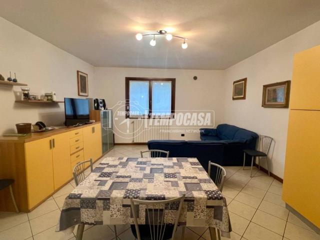 Appartamento in vendita a Tavernola Bergamasca, Lombardia