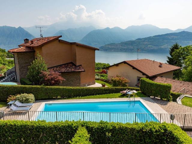 Appartamento in vendita a Tavernola Bergamasca, Lombardia