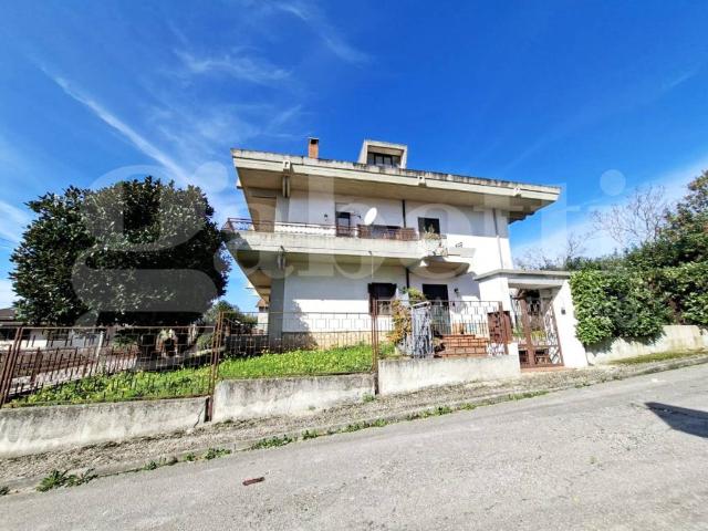 Appartamento in vendita a Teano, Campania