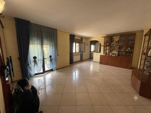 Appartamento in vendita a Terni, Umbria