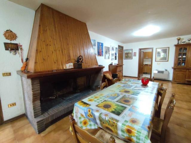Villa Indipendente in vendita a Toano, Terni