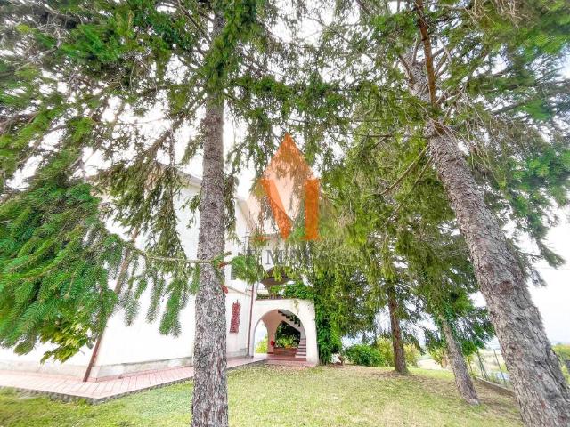 Appartamento in vendita a Terre Roveresche, Marche
