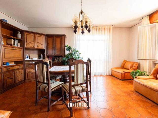 Appartamento in vendita a Terre Roveresche, Marche