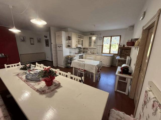 Appartamento in vendita a Terre Roveresche, Marche