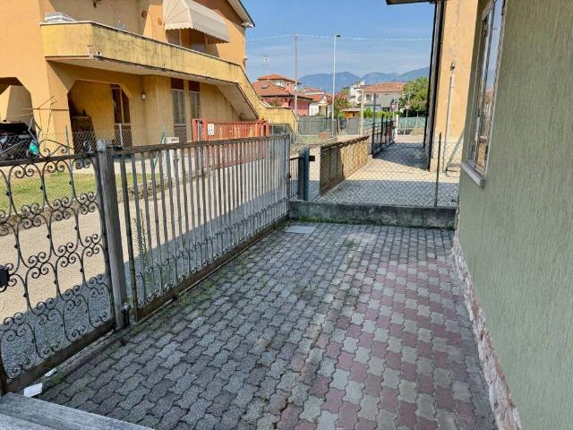 Appartamento in vendita a Cappuccini, Thiene