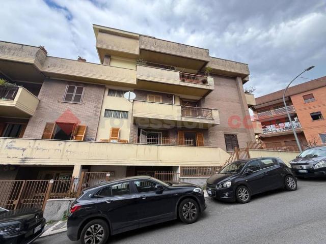 Appartamento in vendita a Campolimpido, Roma Capitale