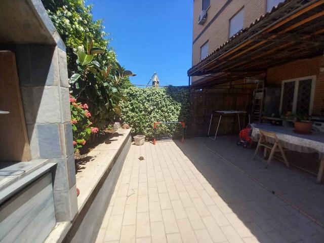 Appartamento in vendita a Campolimpido, Roma Capitale