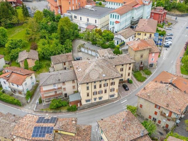 Appartamento in vendita a Tizzano Val Parma, Reggio Emilia