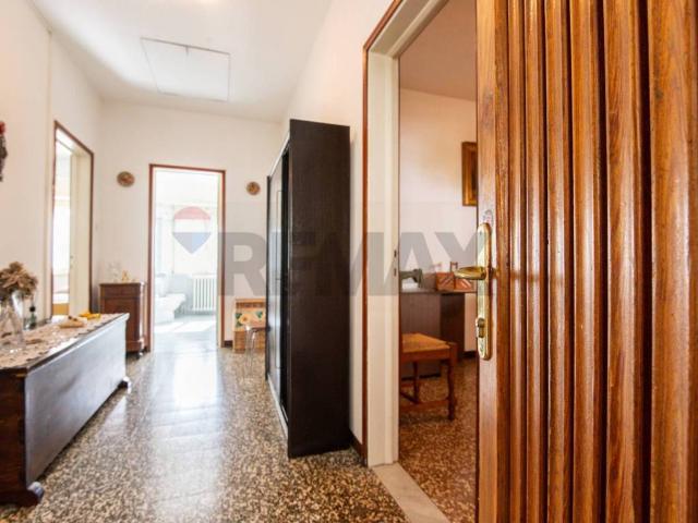 Appartamento in vendita a Tizzano Val Parma, Reggio Emilia