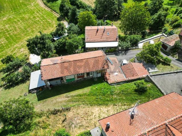 Appartamento in vendita a Tizzano Val Parma, Reggio Emilia