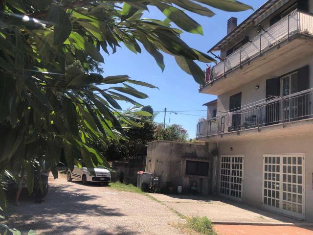 Appartamento in vendita a Izzalini, Umbria