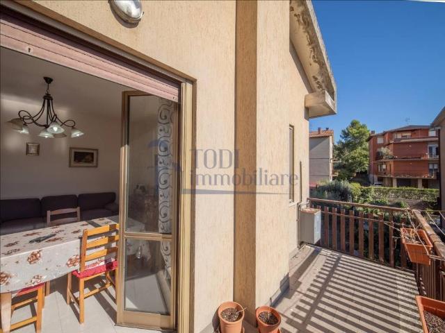 Appartamento in vendita a Todi, Perugia