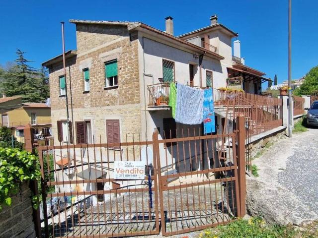 Appartamento in vendita a Toffia, Lazio