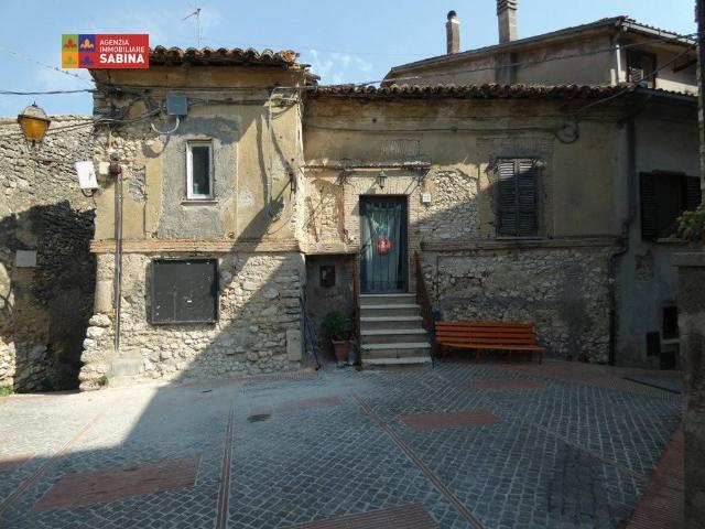 Appartamento in vendita a Toffia, Lazio