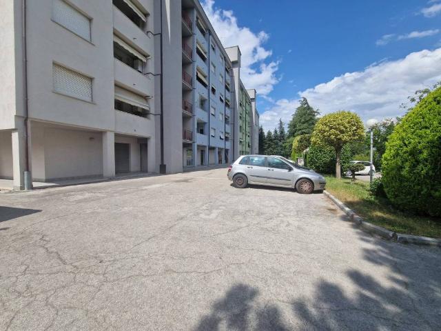 Appartamento in vendita a Contrada Ributino, Tolentino