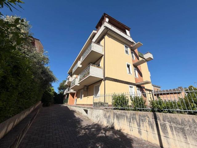 Appartamento in vendita a Marche, Macerata
