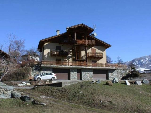 Appartamento in vendita a Torgnon, Aosta