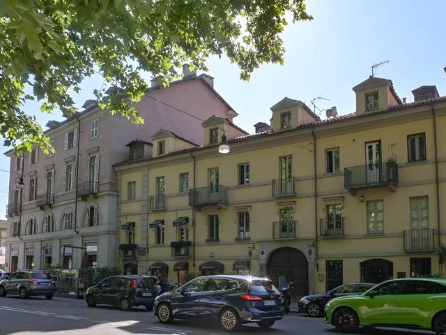 Appartamento in vendita a Circoscrizione 8, Piemonte