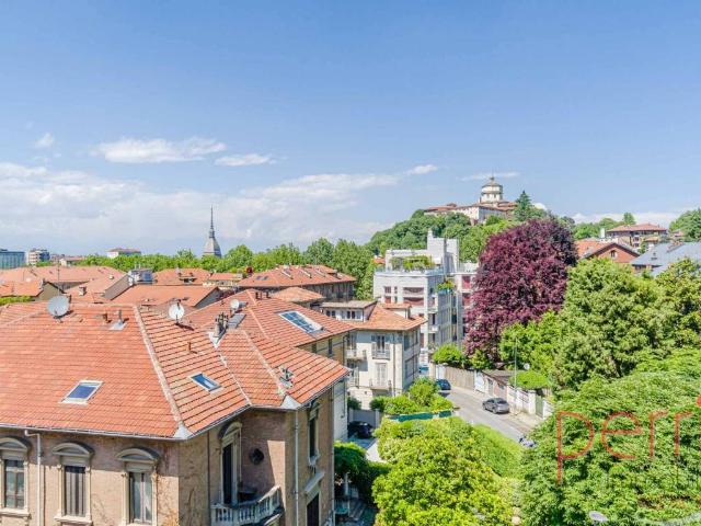 Appartamento in vendita a Circoscrizione 8, Piemonte