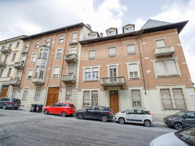 Appartamento in vendita a Circoscrizione 8, Piemonte