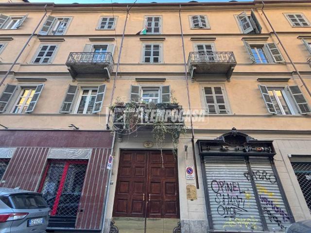 Appartamento in vendita a Circoscrizione 8, Piemonte