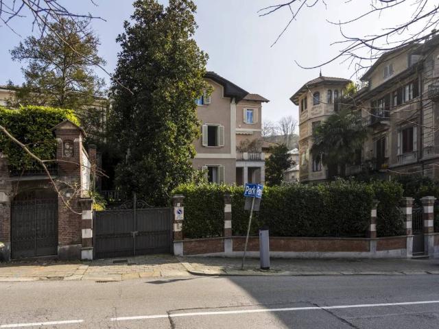 Villa Indipendente in vendita a Circoscrizione 8, Piemonte