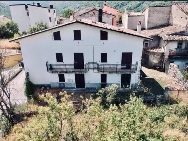 Appartamento in vendita a Tornimparte, Abruzzo