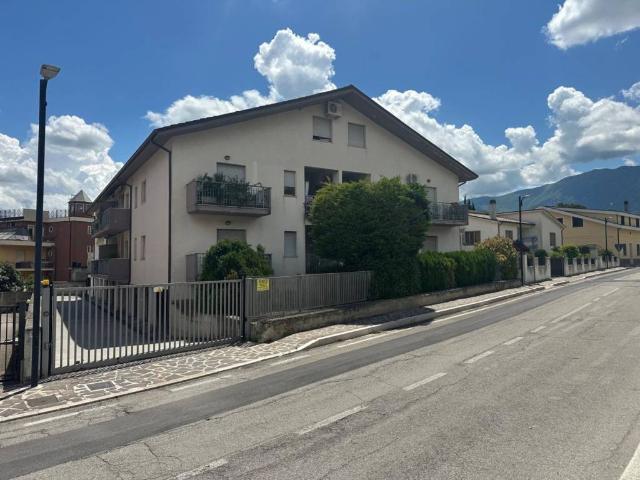 Appartamento in vendita a Torre De' Passeri, Abruzzo