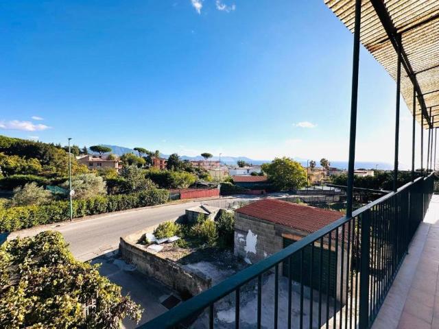 Appartamento in vendita a Lava Nuovo, Torre Del Greco