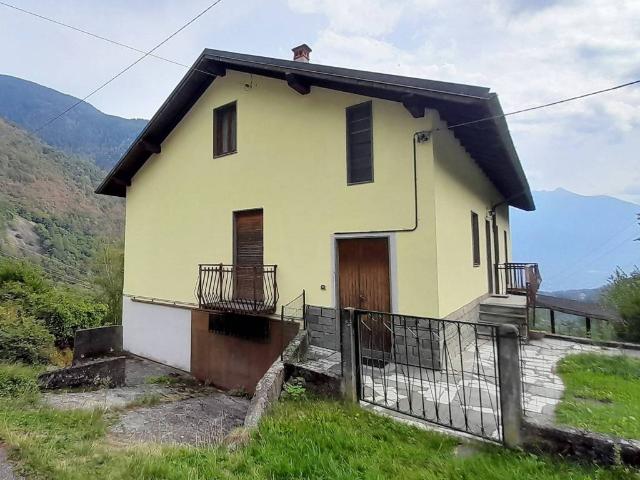 Appartamento in vendita a Spriana, Lombardia