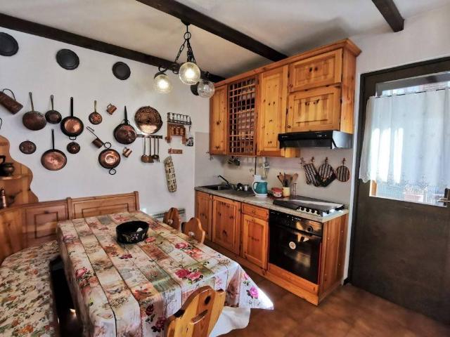 Appartamento in vendita a Spriana, Lombardia