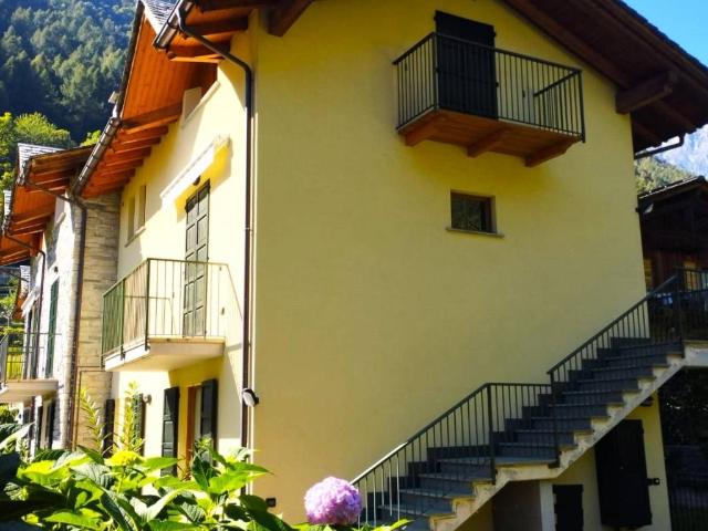 Appartamento in vendita a Spriana, Lombardia