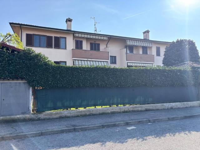 Appartamento in vendita a Torrevecchia Pia, Lombardia