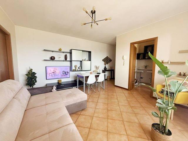 Appartamento in vendita a Torrevecchia Pia, Lombardia