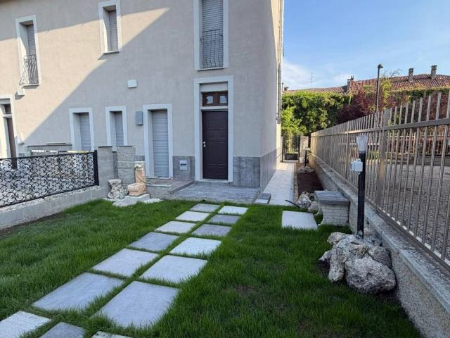 Appartamento in vendita a Torrevecchia Pia, Lombardia