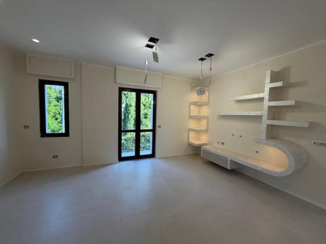 Appartamento in vendita a Torrevecchia Pia, Lombardia