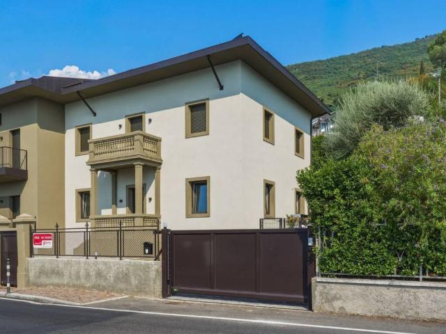 Appartamento in vendita a Pai di Sotto, Torri Del Benaco