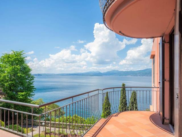 Appartamento in vendita a Torri Del Benaco, Veneto