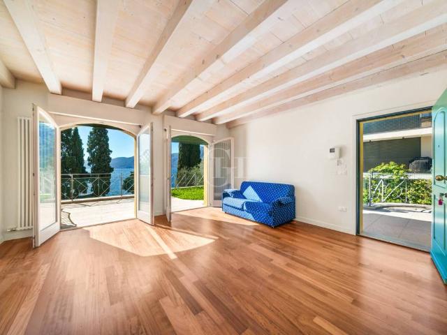 Appartamento in vendita a Loncrino, Torri Del Benaco