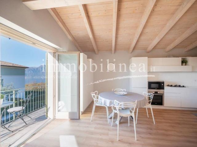 Appartamento in vendita a Torri Del Benaco, Veneto