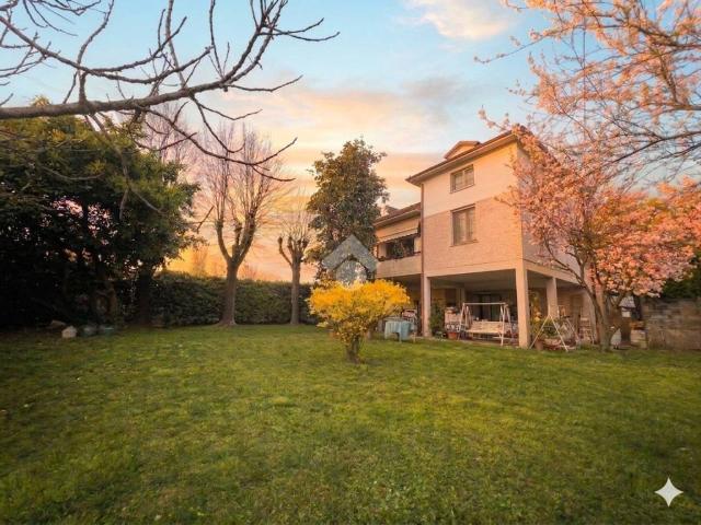 Villa Indipendente in vendita a Torrile