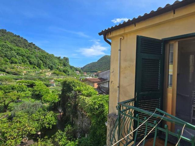 Appartamento in vendita a Tovo San Giacomo, Liguria