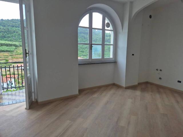 Appartamento in vendita a Tovo San Giacomo, Liguria