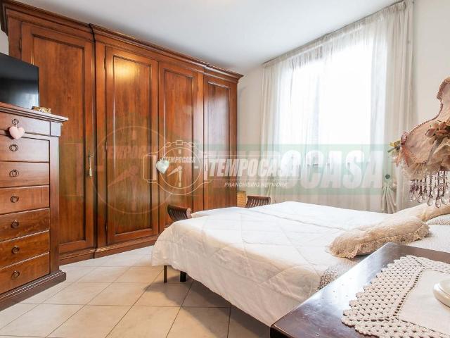 Appartamento in vendita a Tradate, Lombardia