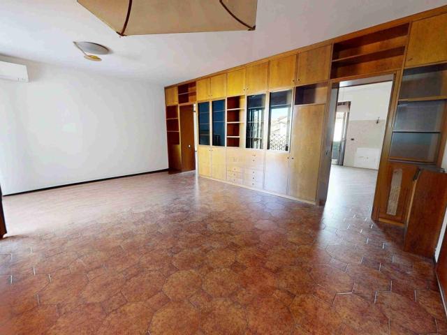 Appartamento in vendita a Tradate, Lombardia